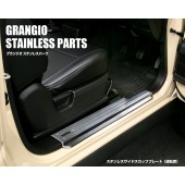 日本 SILKBLAZE GRANGIO 鈴木 SUZUKI JIMNY SIERRA 64W 74W 汽車用車內不鏽鋼腳踏板防花防滑裝飾 (2件裝 )