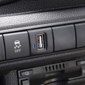 日本 YAC 汽車用豐田專用USB充電器2.4A